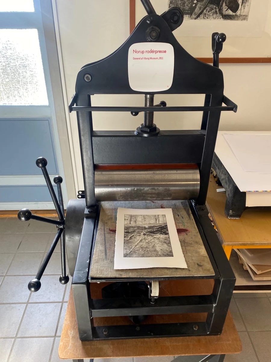 Raderpresse, som må anvendes i Grafisk Værksted Viborg Raderpresse i Grafisk Værksted Viborg